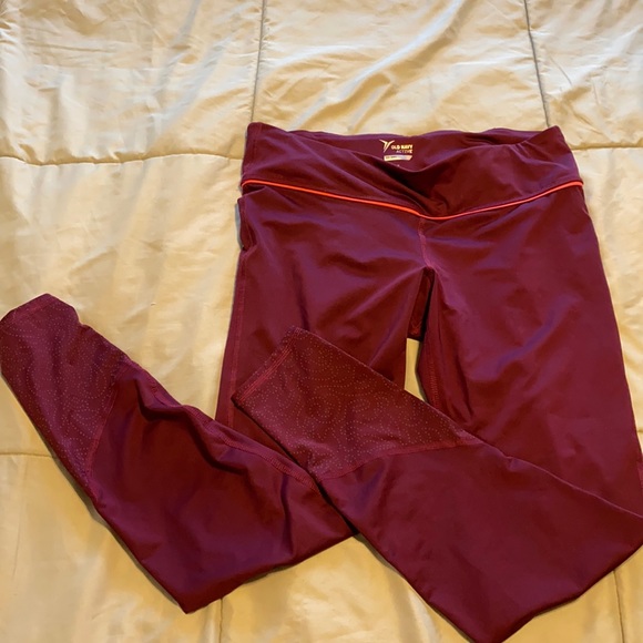 Large Old Navy go dry leggings maroon - Picture 1 of 5